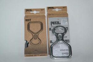 Petzl Huit Figure 8 descender (D02)